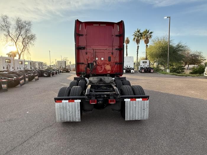 2022 International LT — photo 5