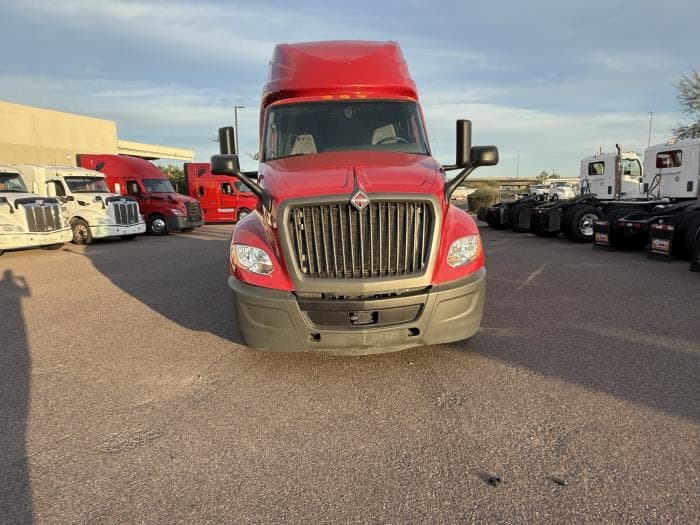 2022 International LT — photo 9