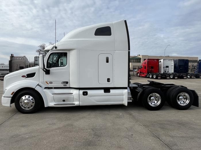 2022 Peterbilt 579 — photo 3