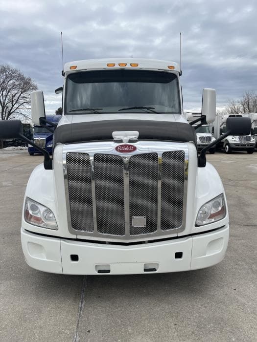 2022 Peterbilt 579 — photo 8