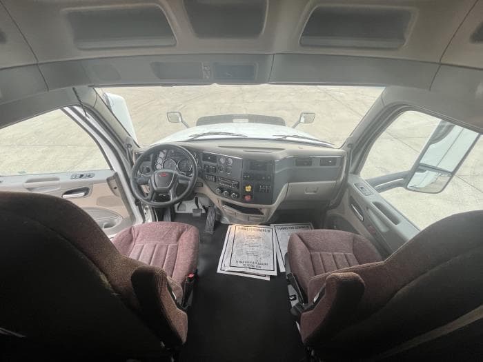 2022 Peterbilt 579 — photo 17