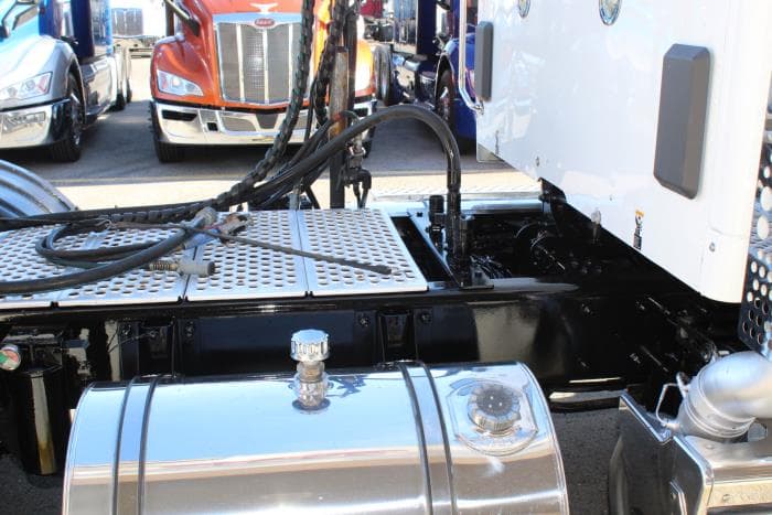 2023 Kenworth T880 — photo 10