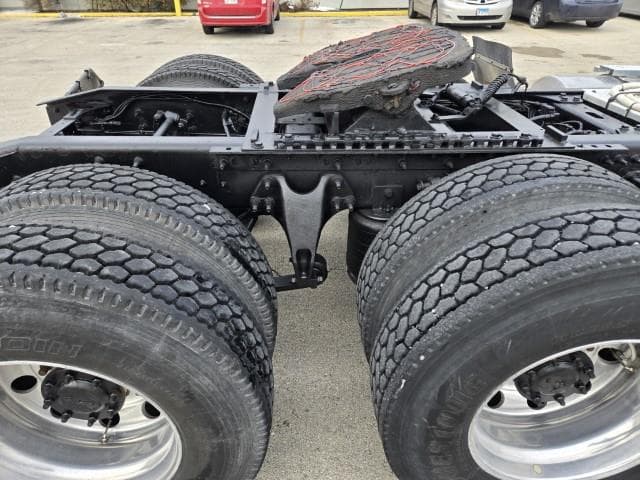 2022 International LT — photo 16