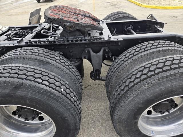 2022 International LT — photo 18