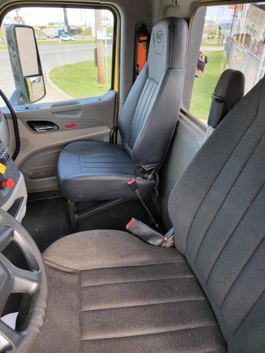 2021 Peterbilt 579 — photo 16