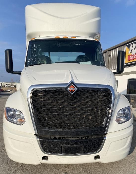 2026 International LT — photo 4