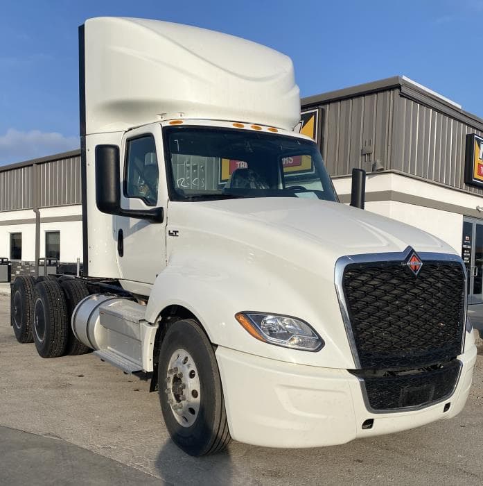 2026 International LT — photo 3