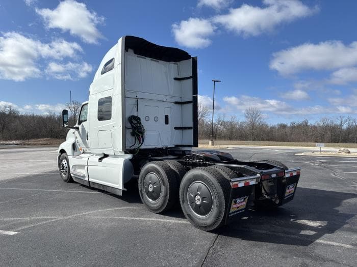 2026 International LT — photo 4