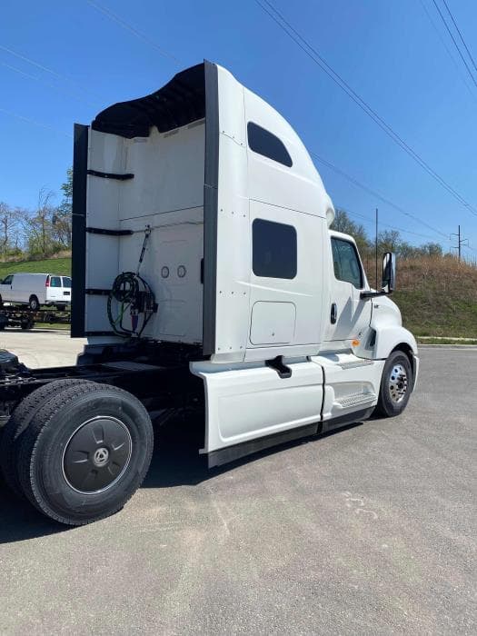 2026 International LT — photo 5