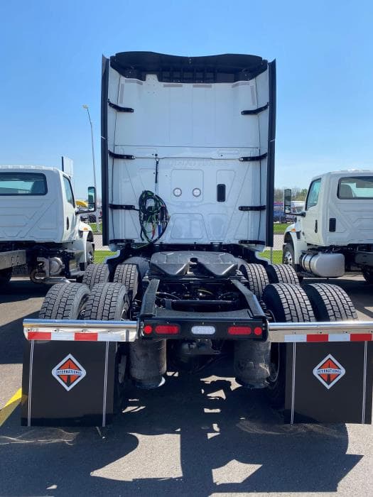 2026 International LT — photo 6