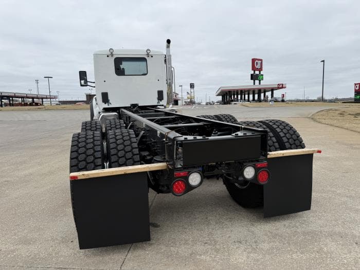 2026 Peterbilt 548 — photo 13