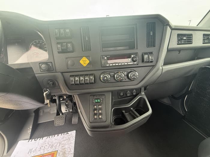 2026 Peterbilt 548 — photo 28