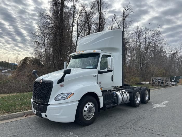 2026 International LT — photo 2