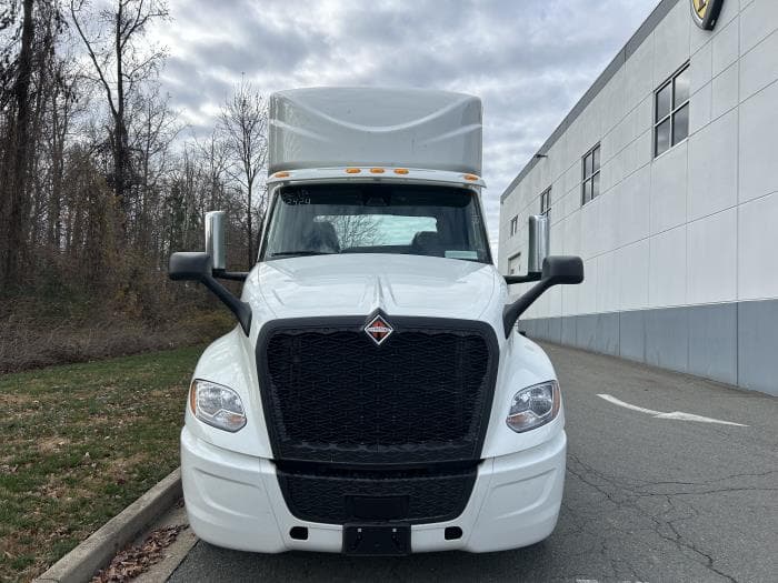 2026 International LT — photo 3