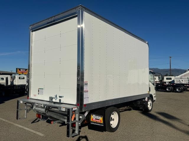 2025 Isuzu NRR — photo 6