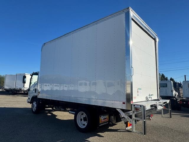 2025 Isuzu NRR — photo 7