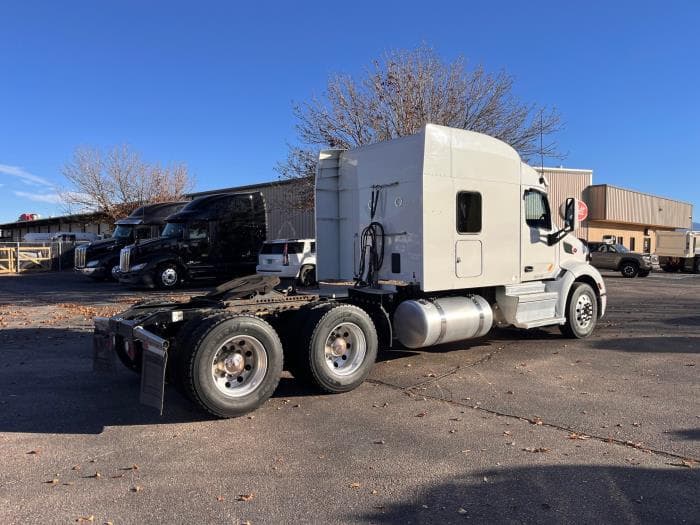 2022 Peterbilt 579 — photo 7