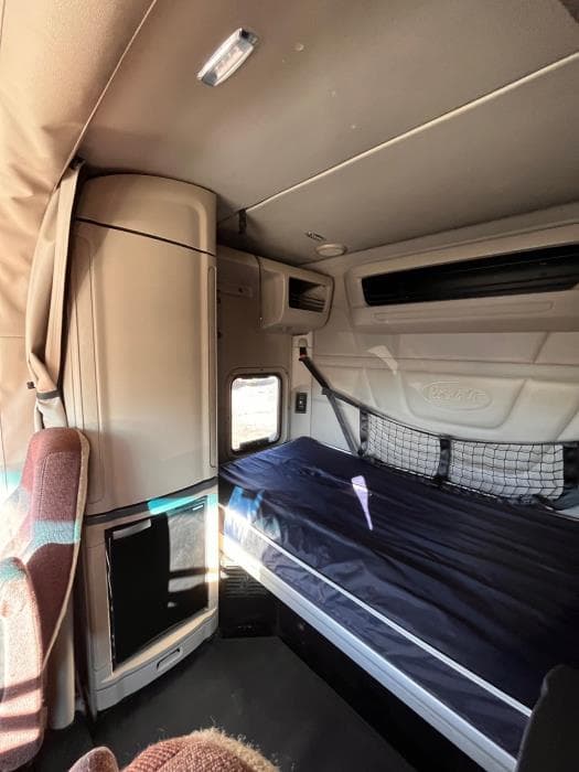 2022 Peterbilt 579 — photo 14