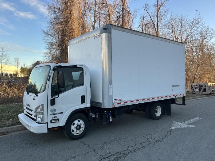 2019 Isuzu NPR — photo 2