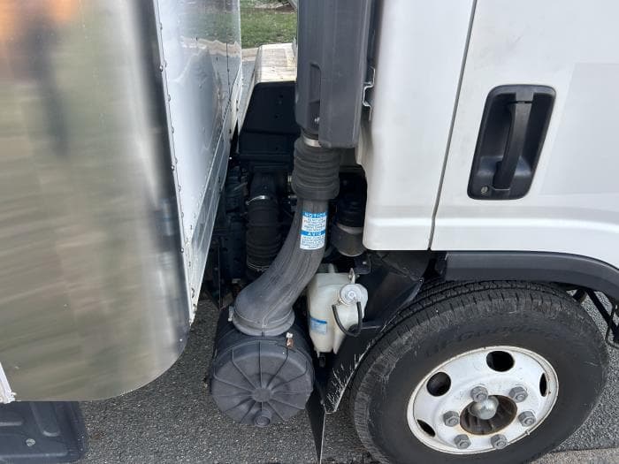 2019 Isuzu NPR — photo 12