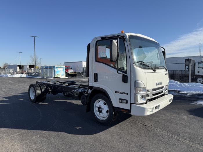 2026 Isuzu NPR — photo 20