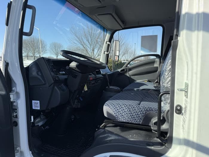 2026 Isuzu NPR — photo 28