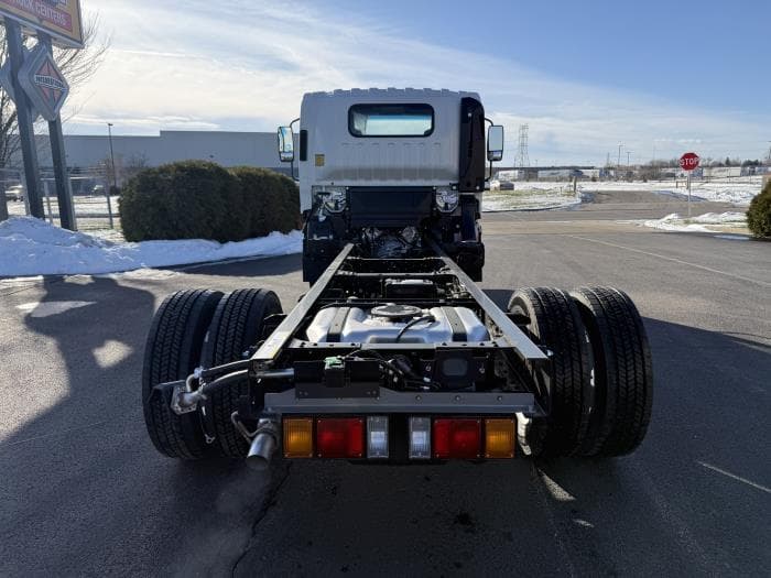 2026 Isuzu NPR — photo 7