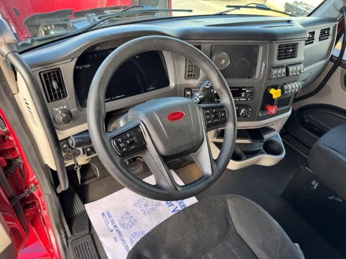 2022 Peterbilt 579 — photo 17
