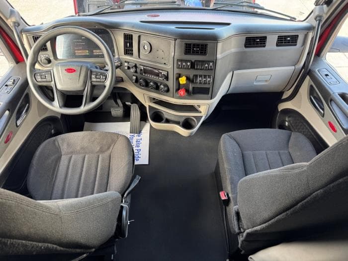 2022 Peterbilt 579 — photo 19
