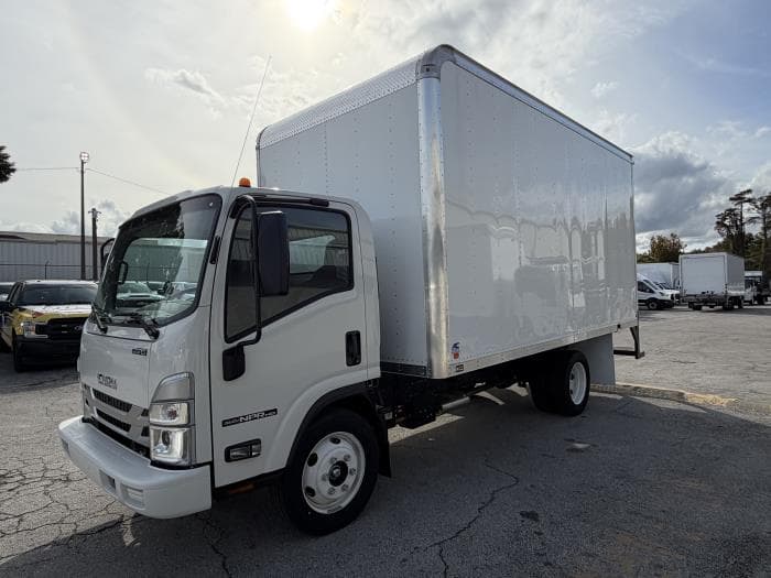 2025 Isuzu NPR — photo 2