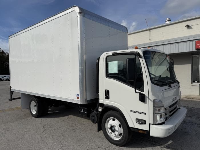 2025 Isuzu NPR — photo 12