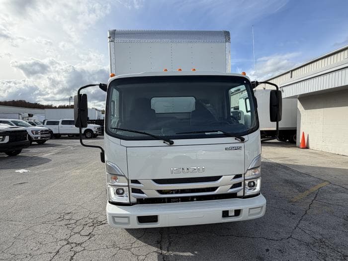 2025 Isuzu NPR — photo 13
