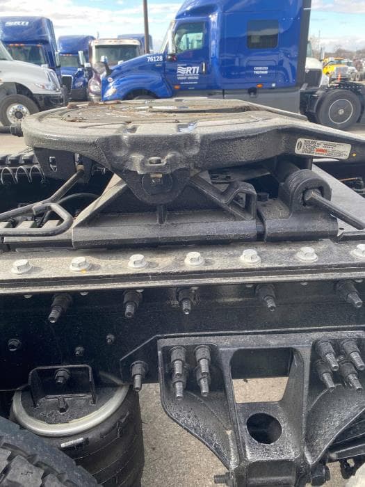 2026 International HX — photo 9