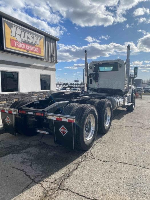 2026 International HX — photo 7