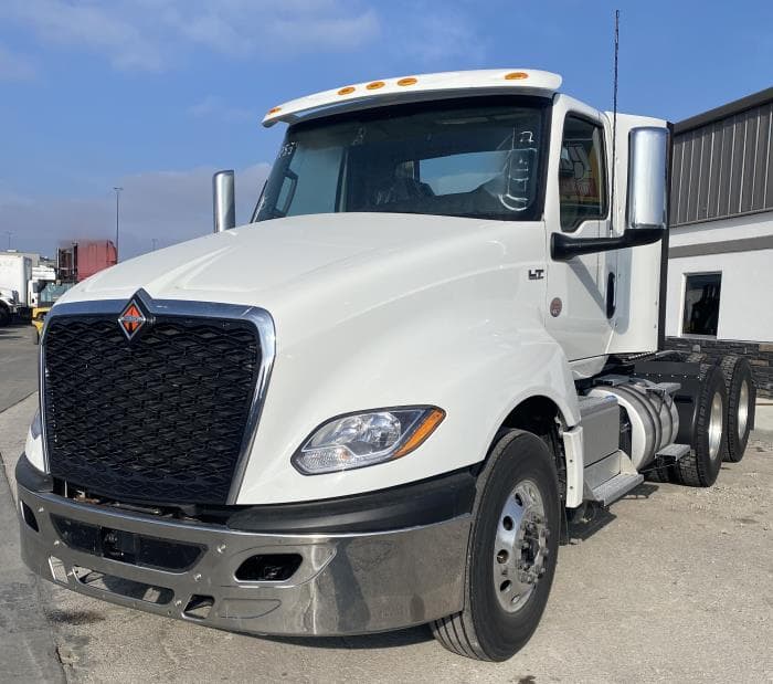 2026 International LT — photo 2