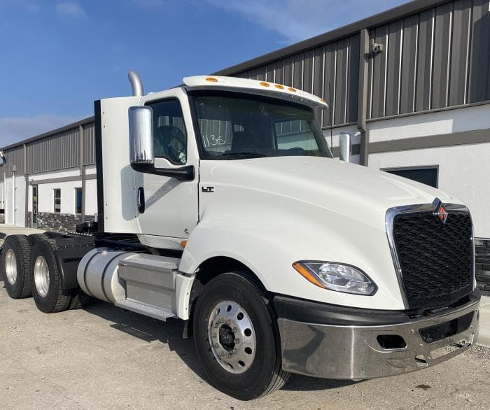 2026 International LT — photo 4