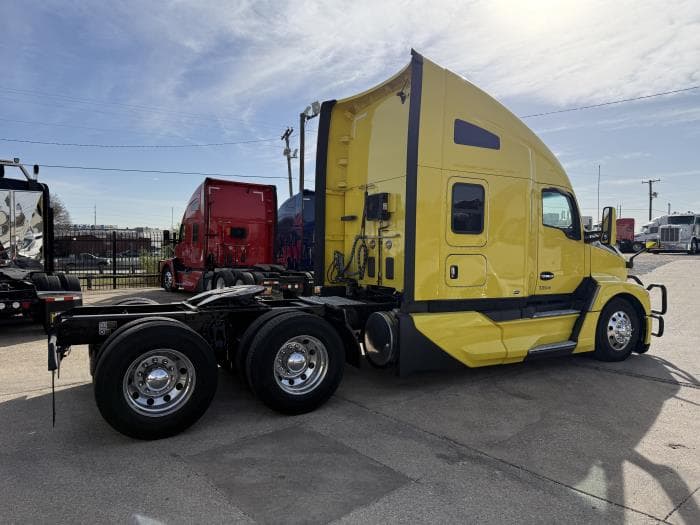 2024 Kenworth T680 — photo 32