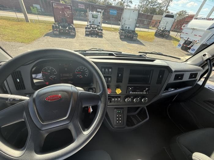 2026 Peterbilt 548 — photo 12