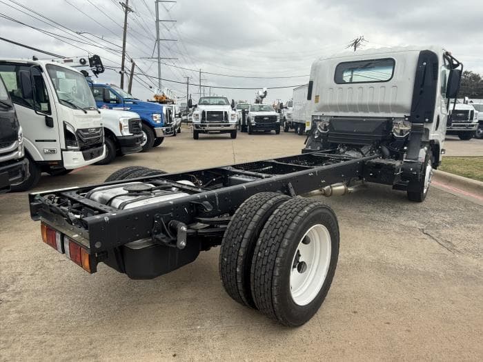 2025 Isuzu NRR — photo 5