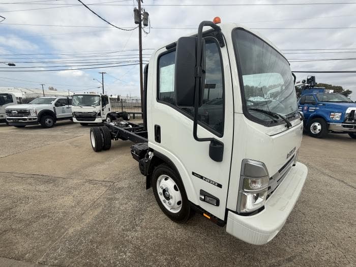 2025 Isuzu NRR — photo 7