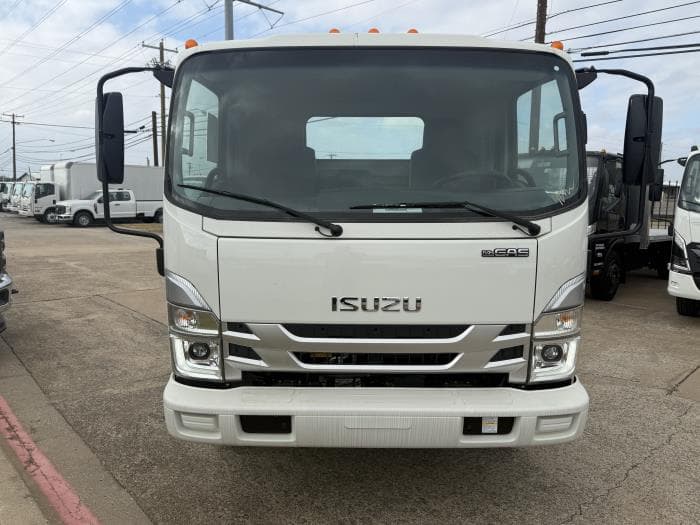 2025 Isuzu NRR — photo 8