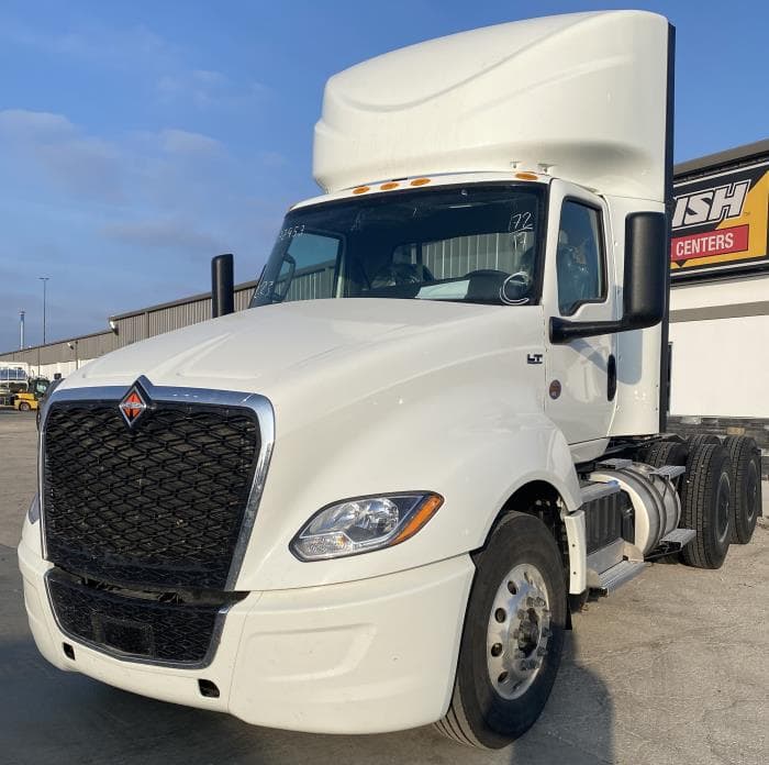 2026 International LT — photo 2