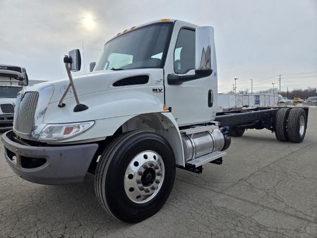 2019 International MV — photo 2