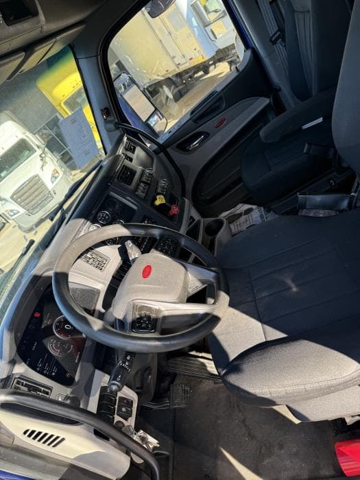2022 Peterbilt 579 — photo 13