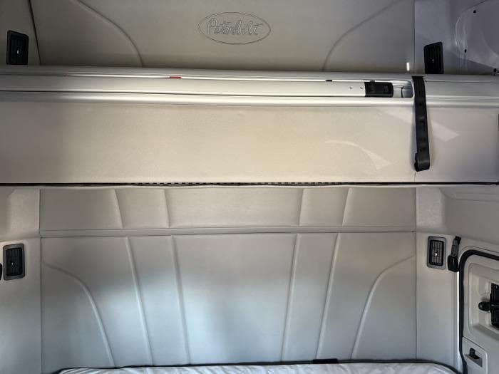 2022 Peterbilt 579 — photo 18