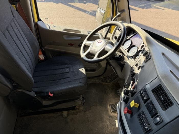 2021 Peterbilt 579 — photo 15