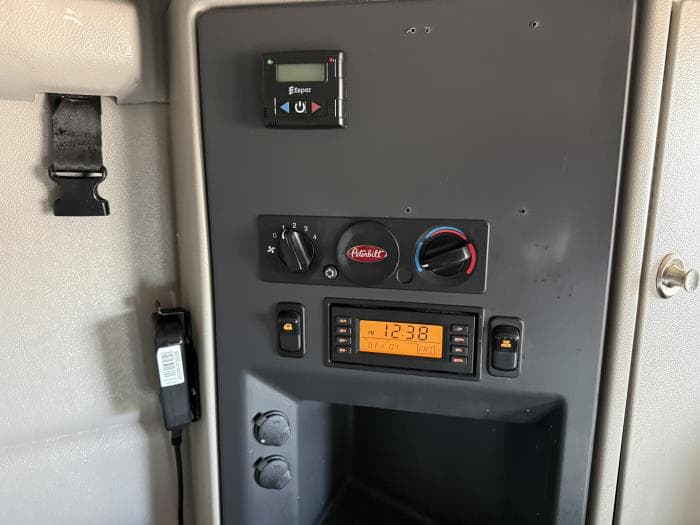 2021 Peterbilt 579 — photo 23