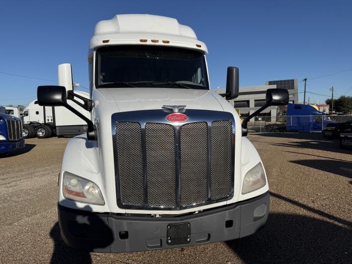 2021 Peterbilt 579 — photo 37