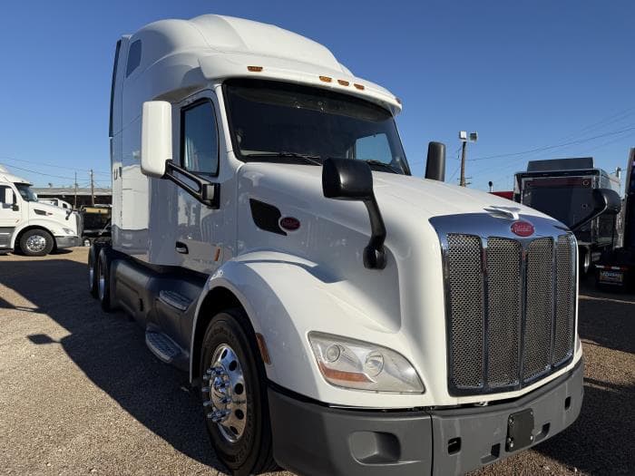 2021 Peterbilt 579 — photo 39