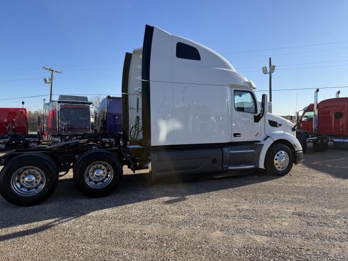2021 Peterbilt 579 — photo 48